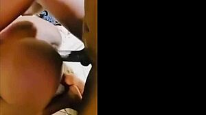 Amatør sort teenager bliver knullet af stor sort kuk i hjemmelavet video