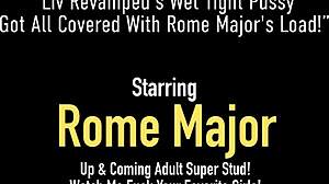 Vlažna in tesna muca Rome Majors prejme veliko obremenitev ogromnega tiča po drčenju in globokem grlu