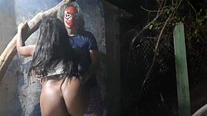 Spider Man verleidt onervaren meisje op Halloween feestje betrapt op camera